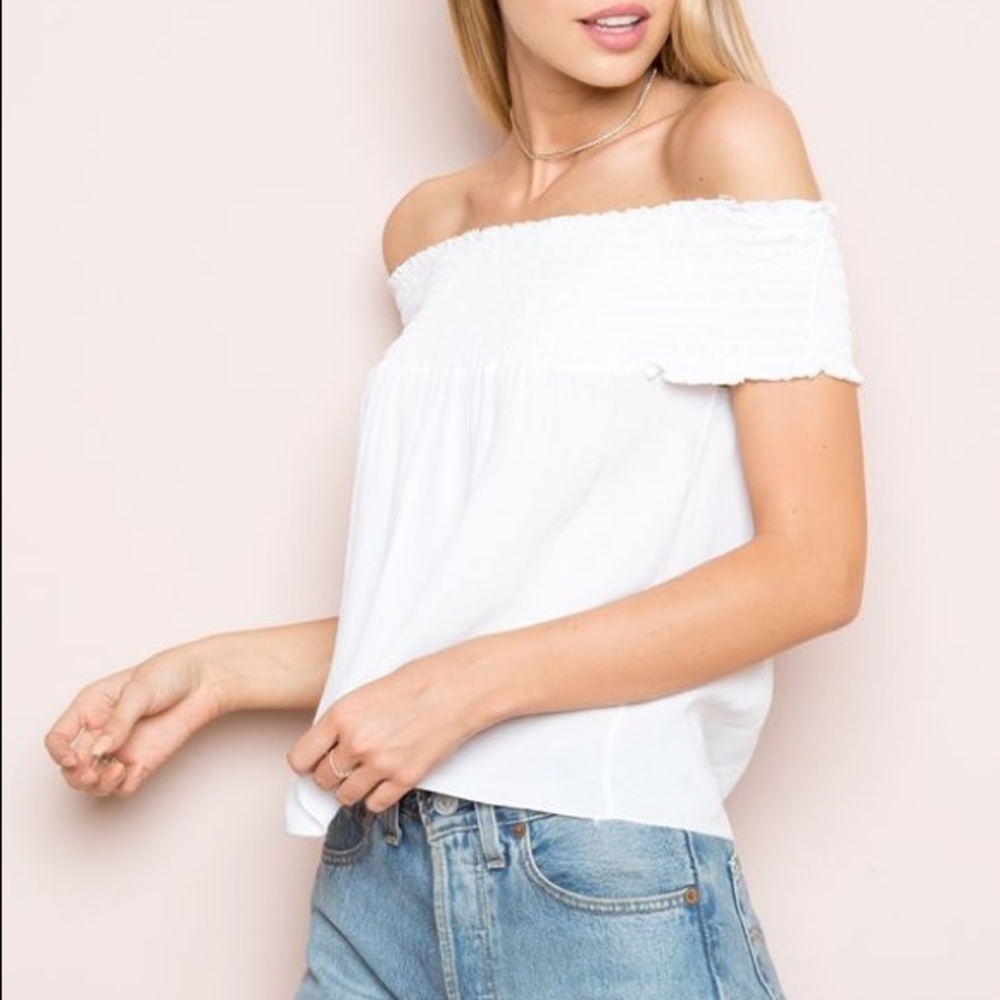 Brandy melville seymour off the shoulder top